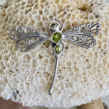 PD 14379 PD-(HANDMADE 925 BALI SILVER DRAGONFLY PENDANT WITH PERIDOT)